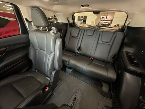 Used 2023 Subaru Ascent Touring AWD/4WD image 24