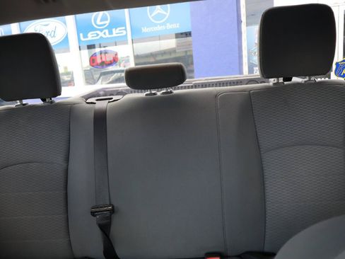 Used 2016 RAM 1500 Express RWD image 18