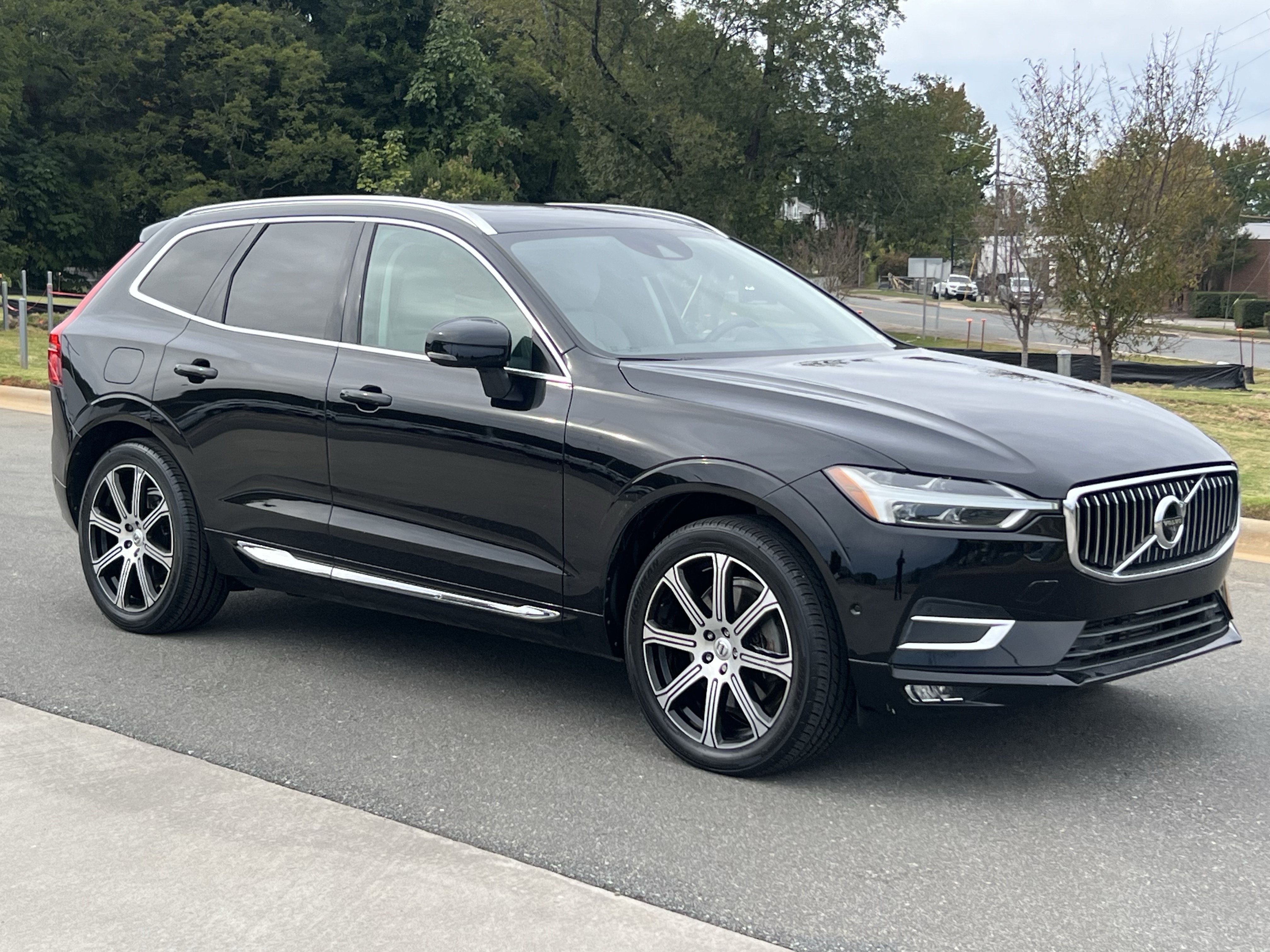 Used 2021 Volvo XC60 T6 Inscription w/ Protection Package Premier AWD/4WD image 2