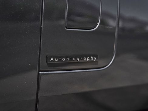 Used 2024 Land Rover Range Rover Long Wheelbase Autobiography AWD/4WD image 9