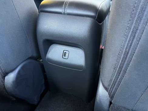 Used 2025 Nissan Sentra SV FWD image 21