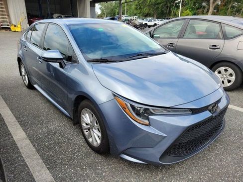 Used 2021 Toyota Corolla LE w/ LE Convenience Package FWD image 2