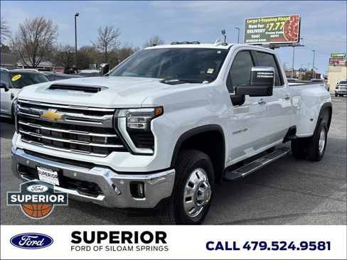 Used 2025 Chevrolet Silverado 3500 LTZ w/ LTZ Convenience Package AWD/4WD image 10