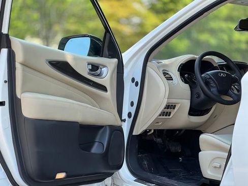 Used 2019 INFINITI QX60 Luxe w/ Essential Package AWD/4WD image 9