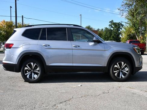 New 2026 Volkswagen Atlas SE image 8