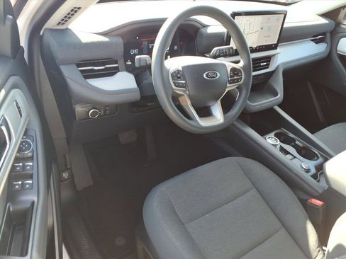 Used 2026 Ford Explorer Active AWD/4WD image 9