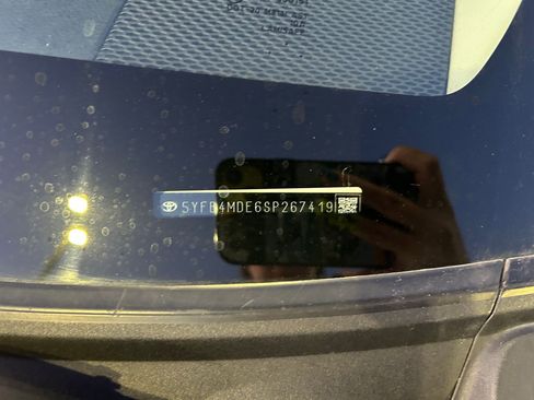 Used 2025 Toyota Corolla LE image 31