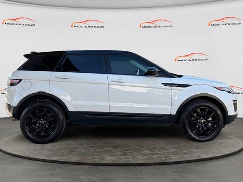 Used 2019 Land Rover Range Rover Evoque SE Premium AWD/4WD image 4