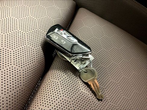 New 2025 Volkswagen ID. Buzz Pro S image 32