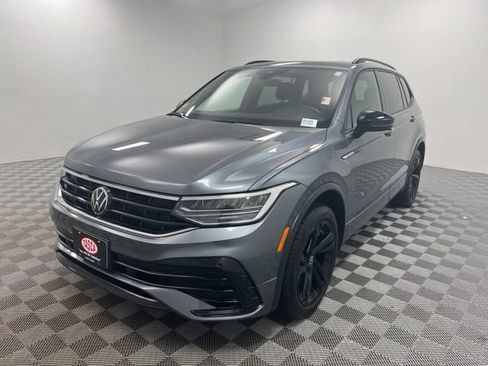 Used 2024 Volkswagen Tiguan SE R-Line AWD/4WD image 2