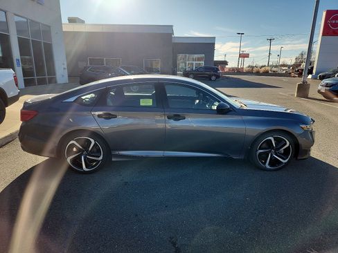 Used 2018 Honda Accord Sport image 7