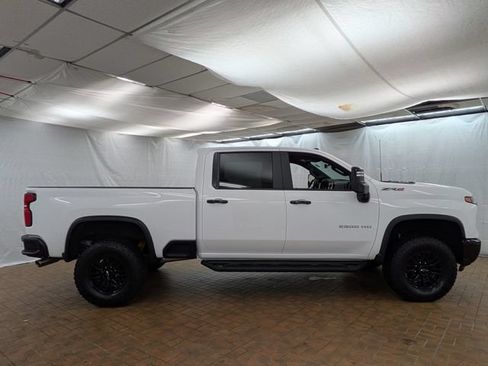 Used 2026 Chevrolet Silverado 2500 ZR2 AWD/4WD image 10