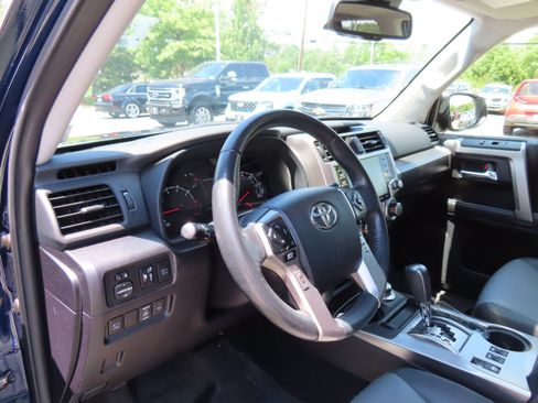 Used 2024 Toyota 4Runner SR5 Premium w/ Moonroof Package AWD/4WD image 16