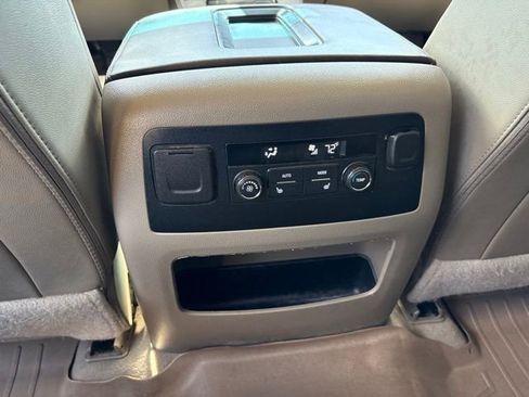 Used 2019 Chevrolet Suburban LT w/ Luxury Package AWD/4WD image 18