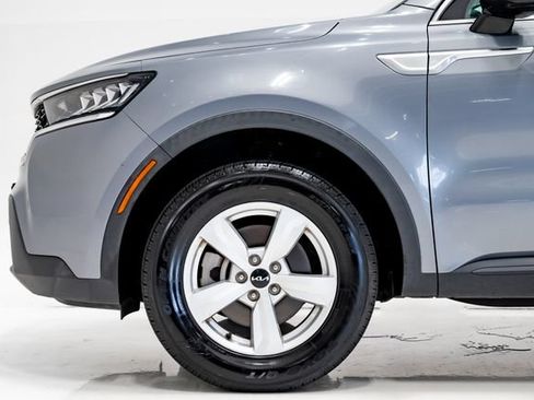 Certified 2023 Kia Sorento LX AWD/4WD image 26
