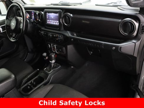 Used 2019 Jeep Wrangler Unlimited Sport image 36