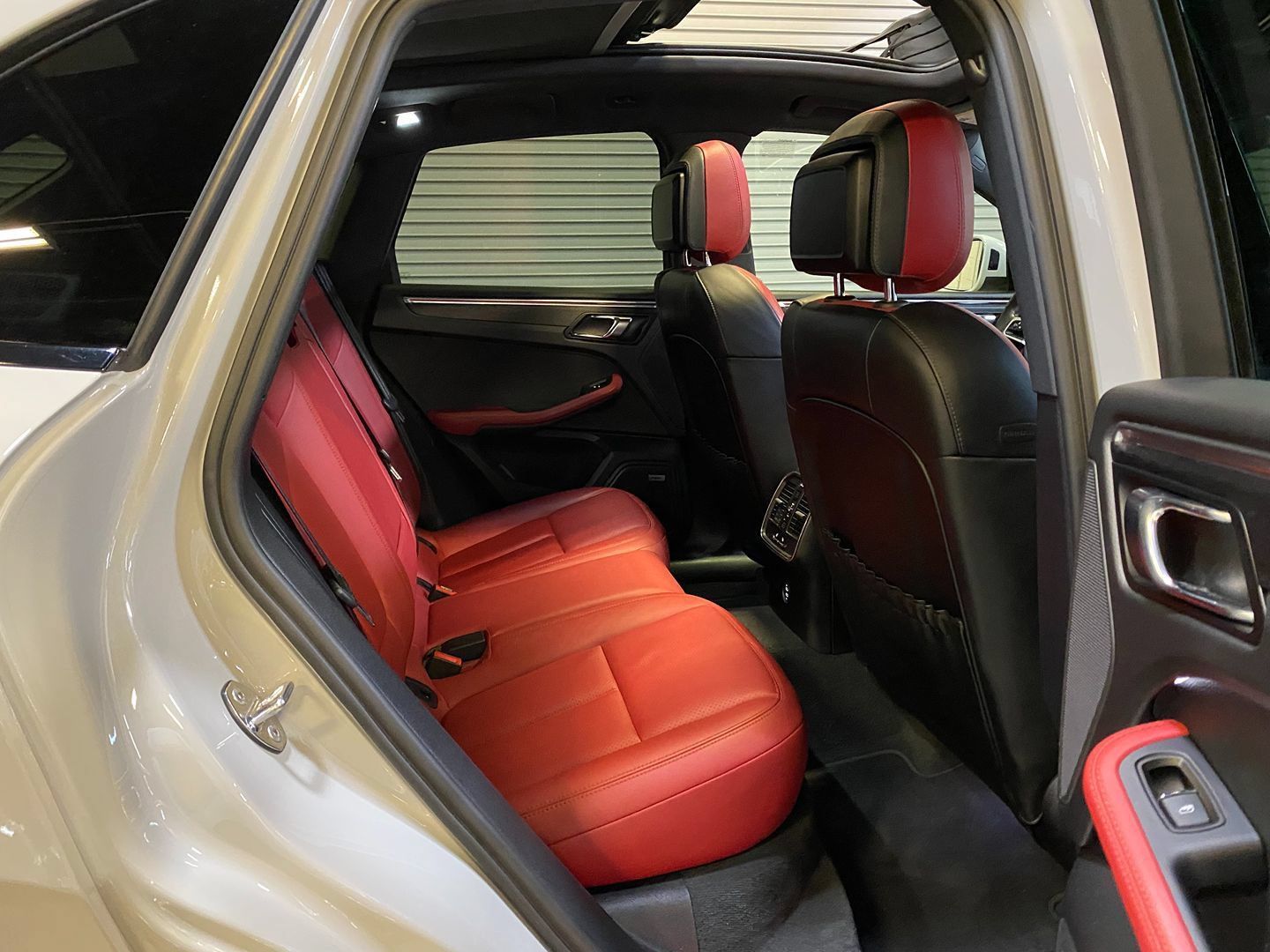 Used 2021 Porsche Macan GTS AWD/4WD image 22