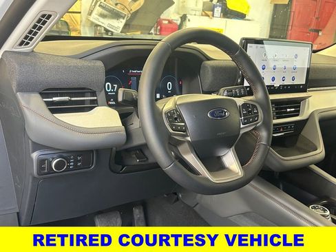 New 2026 Ford Explorer Active RWD image 28