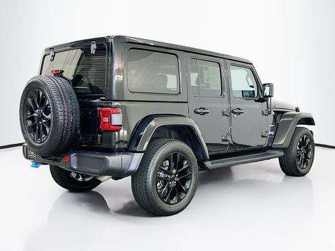 Used 2023 Jeep Wrangler Sahara image 9