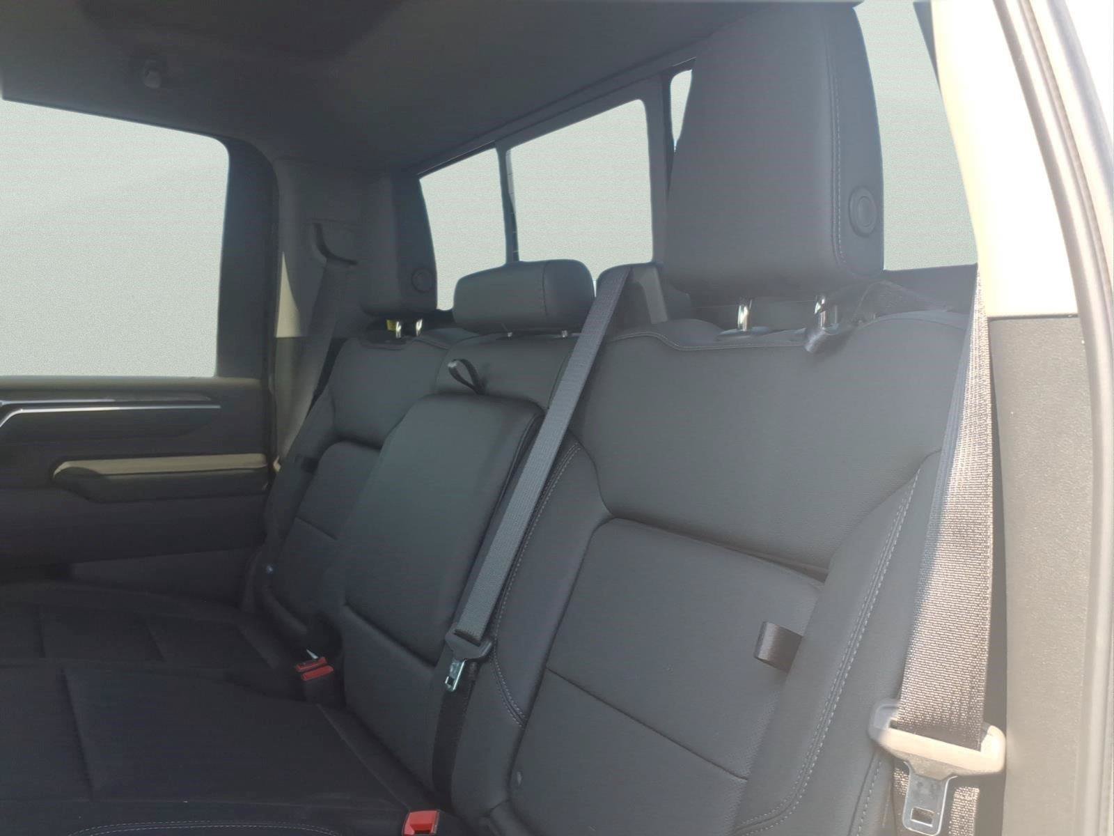 Used 2026 Chevrolet Silverado 2500 LTZ w/ LTZ Convenience Package AWD/4WD image 12