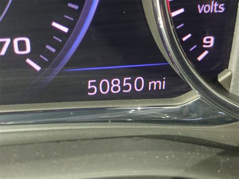 Used 2022 GMC Acadia AT4 w/ Technology Package image 32