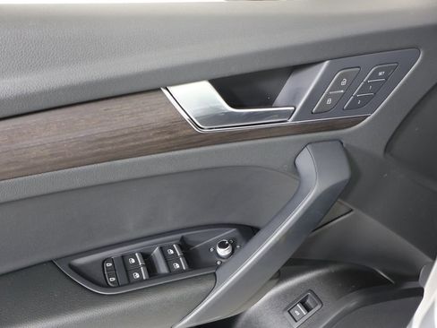 Used 2023 Audi Q5 2.0T Premium w/ Convenience Package image 20