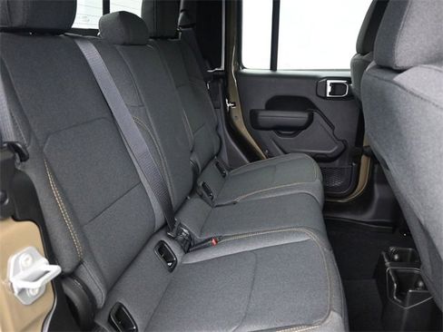 New 2025 Jeep Gladiator Sport image 18