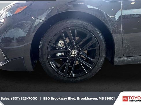Used 2025 Toyota Camry SE w/ Convenience Package FWD image 7