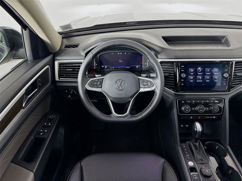 Used 2022 Volkswagen Atlas SE image 24