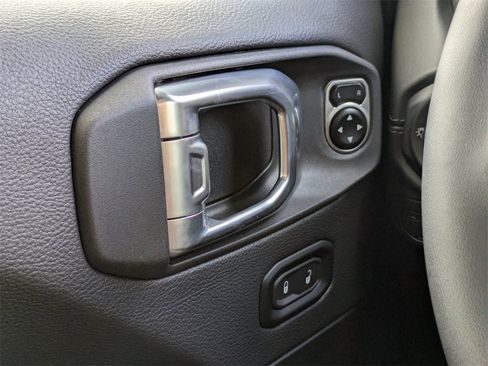 Used 2024 Jeep Wrangler Rubicon image 37