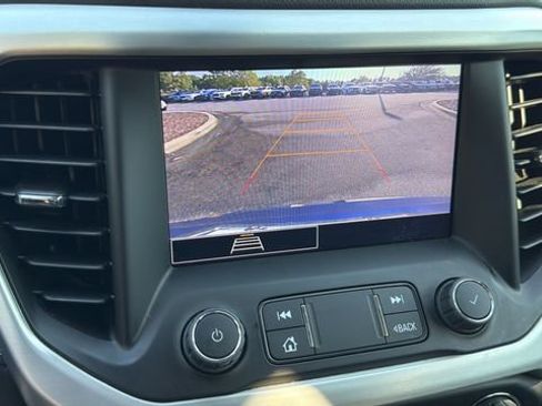 Used 2023 GMC Acadia SLE w/ Driver Convenience Package FWD image 26