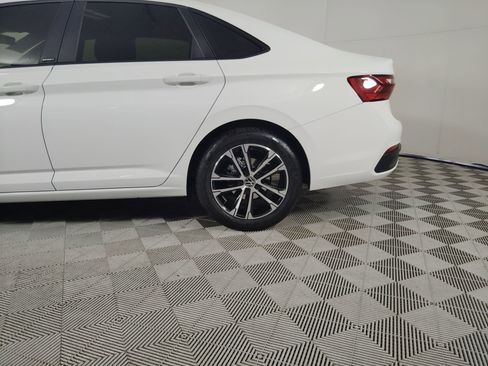 Used 2024 Volkswagen Jetta Sport image 19