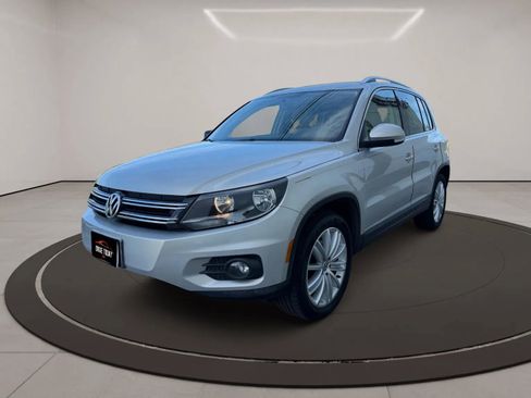 Used 2013 Volkswagen Tiguan SE image 3