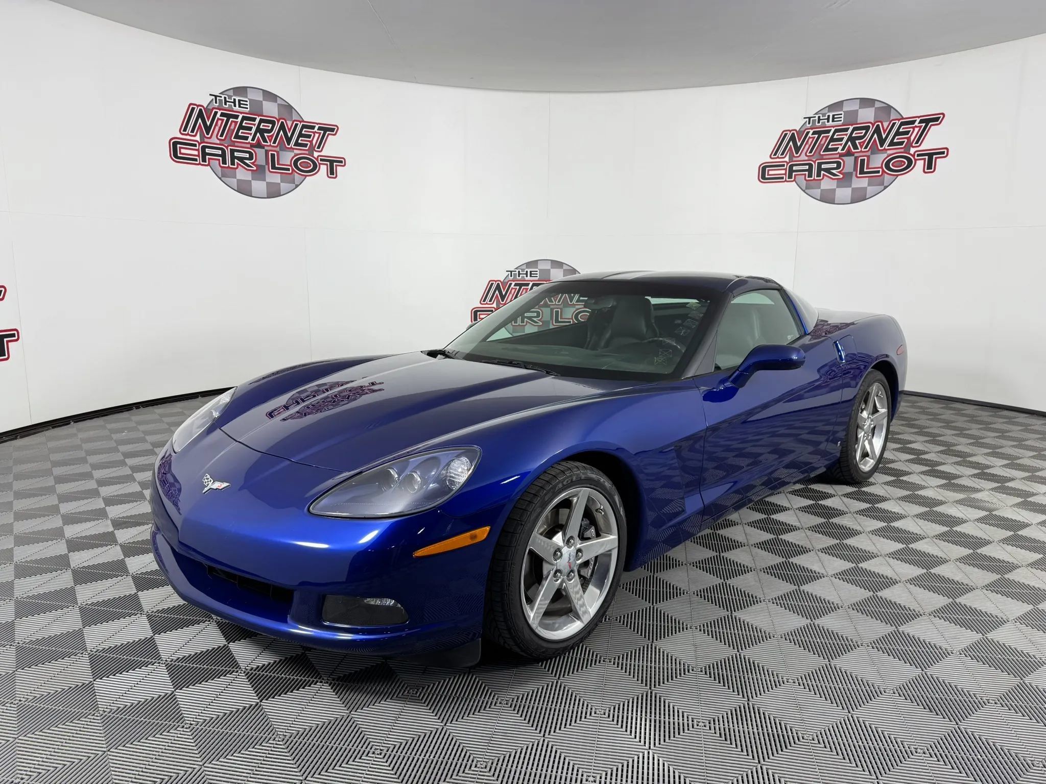 Used 2006 Chevrolet Corvette Coupe w/ Preferred Equipment Group RWD image 3