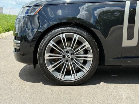 Certified 2025 Land Rover Range Rover Long Wheelbase SE AWD/4WD image 10