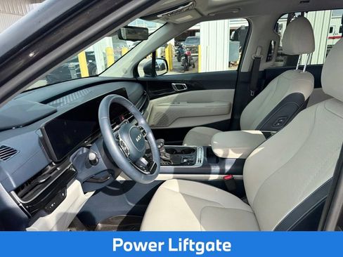 Used 2025 Kia Carnival SX Prestige FWD image 27