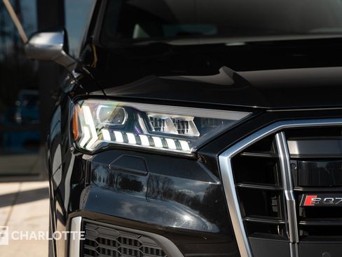 Used 2023 Audi SQ7 Premium Plus w/ Towing Package image 5