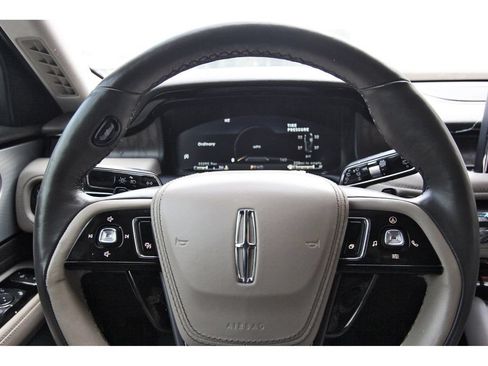 Used 2022 Lincoln Aviator Reserve w/ Equipment Group 201A AWD/4WD image 15