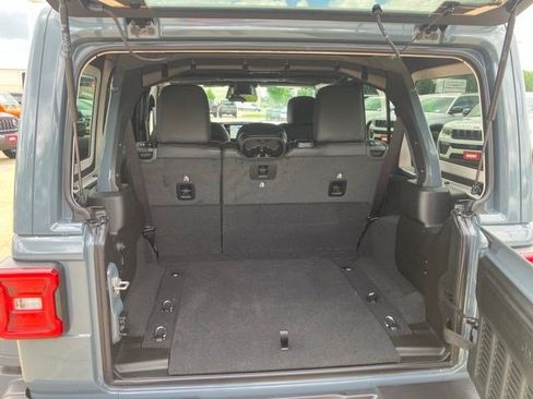 New 2026 Jeep Wrangler Unlimited Rubicon AWD/4WD image 27