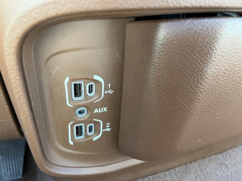 Used 2019 RAM 1500 Laramie AWD/4WD image 21