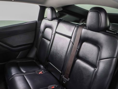 Used 2021 Tesla Model Y Long Range image 23