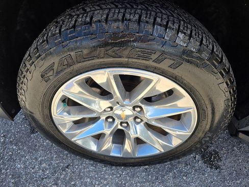 Used 2023 Chevrolet Tahoe Premier RWD image 9