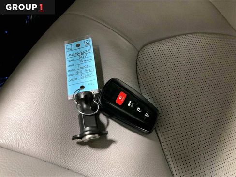 Used 2024 Toyota Camry XLE image 14