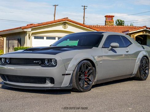 Used 2018 Dodge Challenger SRT Hellcat image 14