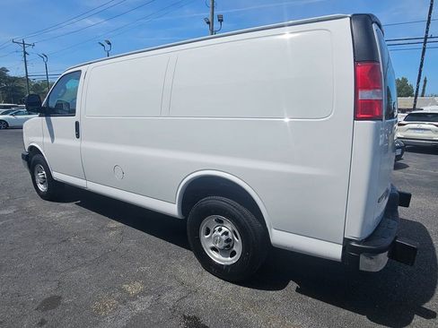 Used 2024 Chevrolet Express 2500 w/ Driver Convenience Package image 5