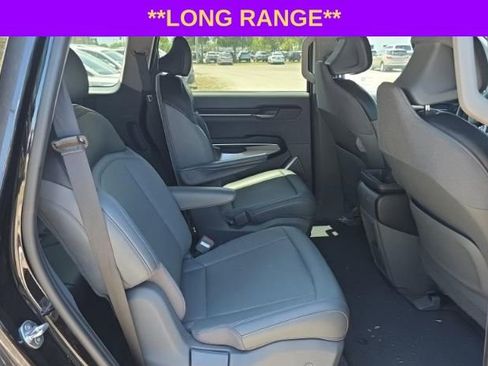 Used 2024 Kia EV9 Light Long Range RWD image 4
