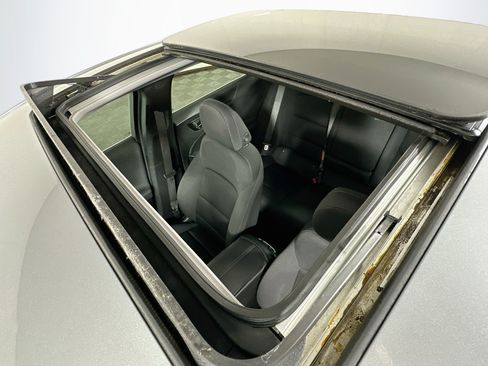 Used 2023 Chevrolet Malibu LT FWD image 20