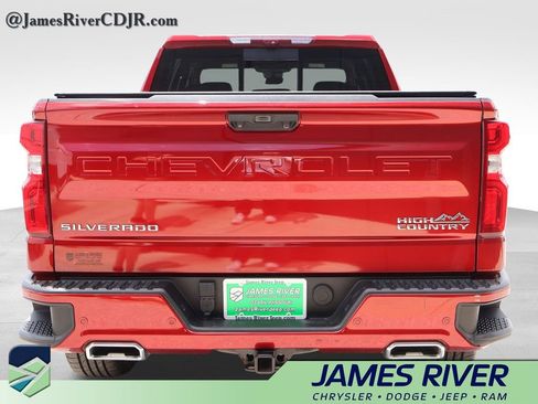 Used 2023 Chevrolet Silverado 1500 High Country w/ Technology Package AWD/4WD image 4