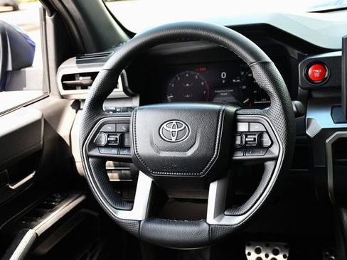 Used 2025 Toyota Tacoma TRD Sport AWD/4WD image 22