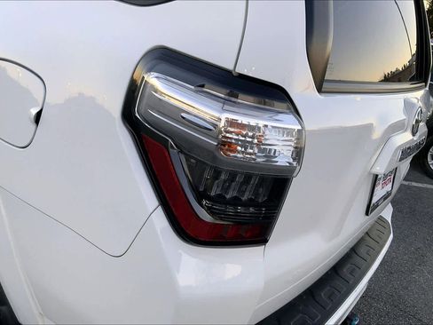 Used 2021 Toyota 4Runner SR5 Premium image 27